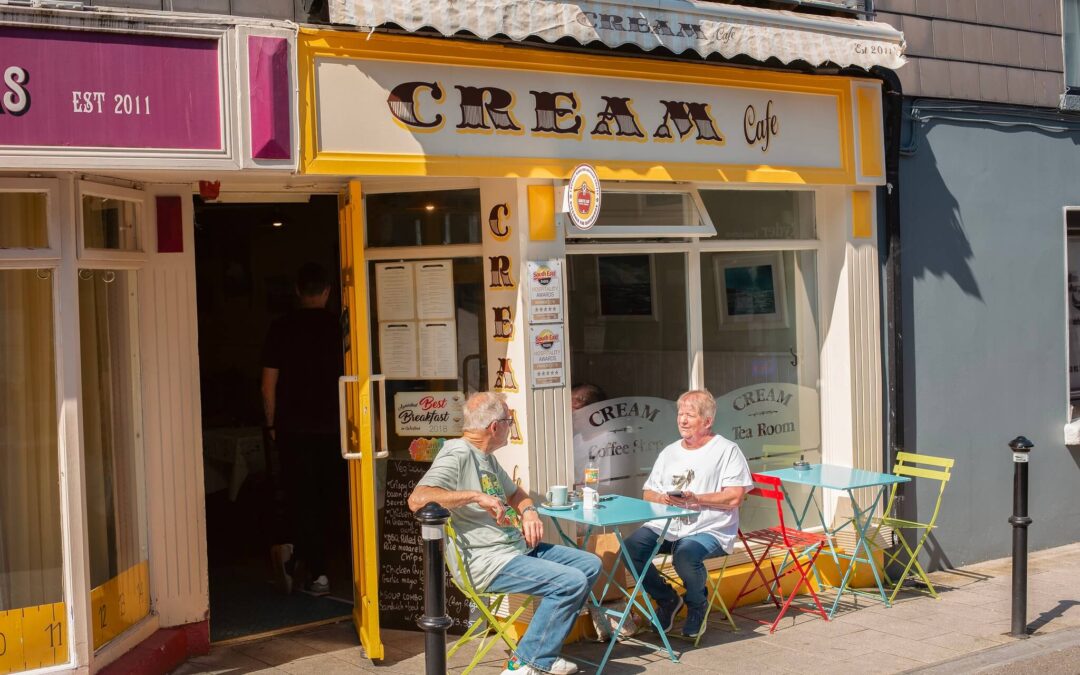 Cream Café